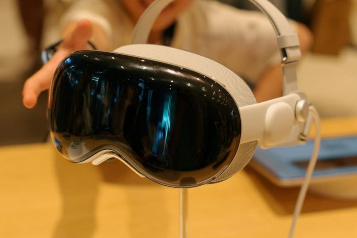 Apple's Vision Pro Headset Faces Uncertain Future