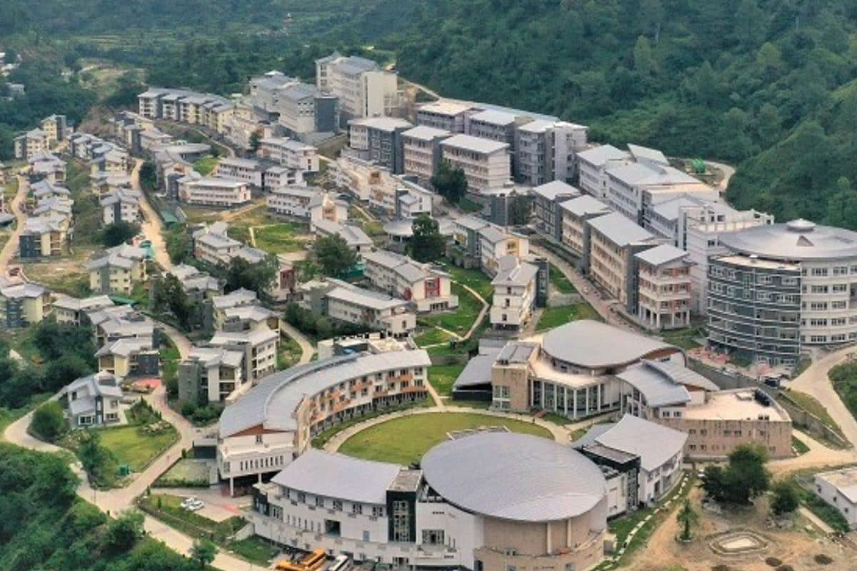 Dive Into the Future: IIT Mandi's New MBA Program in Data Science and AI