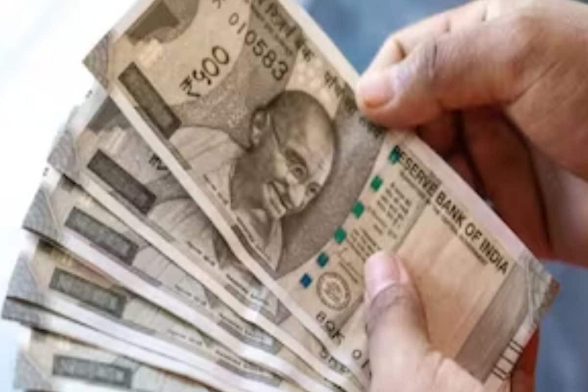 Government Steady on Interest Rates for Popular Small Savings Schemes