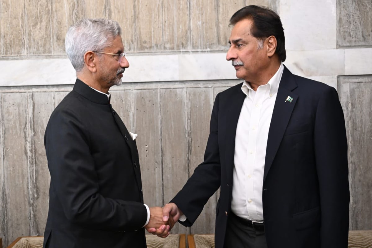 Jaishankar's Diplomatic Dance in Dhaka: A New Chapter?