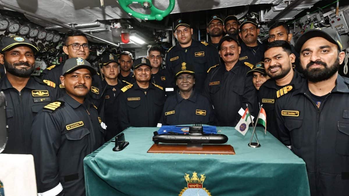 President Murmu Explores Beneath the Waves on INS Vaghsheer